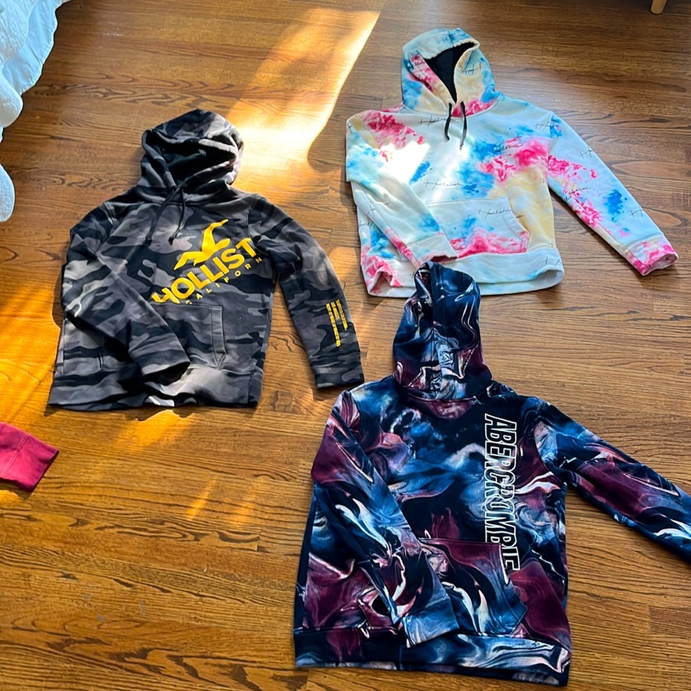 3 Sweatshirts